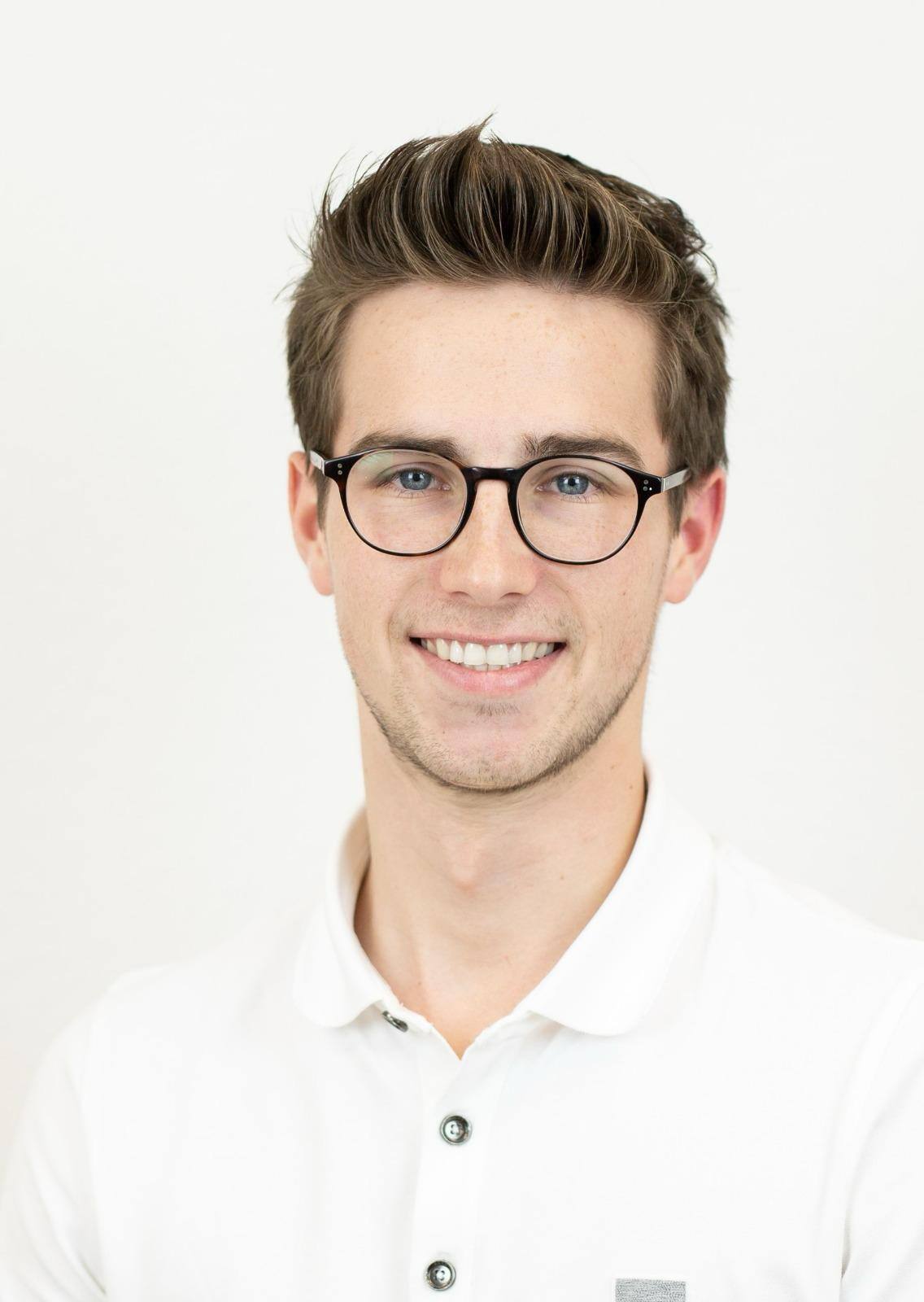 WhatsApp Image 2025-04-15 at 18.04.05